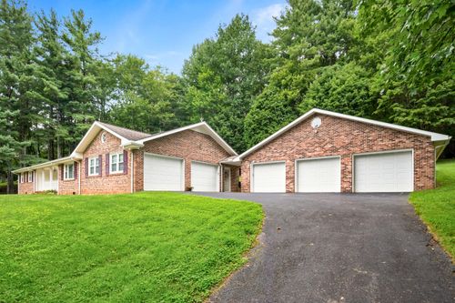 7543 Indian Valley Rd Nw, Willis, VA, 24380 | Card Image