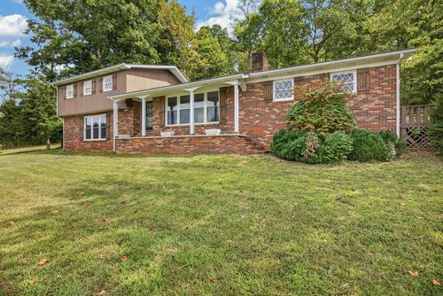 461 Baker Mountain Rd, Sparta, TN, 38583-3229 | Card Image