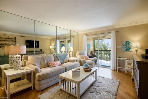 apt-518-2121 Collier Ave, FORT MYERS, FL, 33901-8196 | Card Image