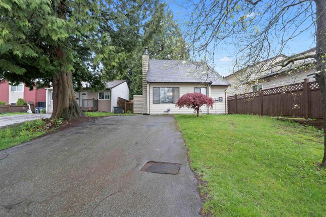 7271 129 Street, House other with 4 bedrooms, 2 bathrooms and 2 parking in Surrey BC | Image 1