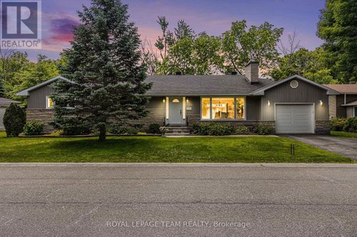 14 Glenview Crescent, Perth, ON, K7H2L2 | Card Image