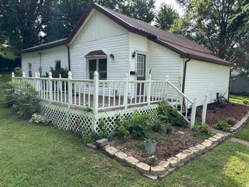 1302 E Sycamore St, Petersburg, IN, 47567-1557 | Card Image