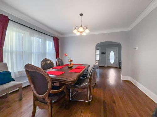 215 Maple Ln, Thornton, IL, 60476-1324 | Card Image