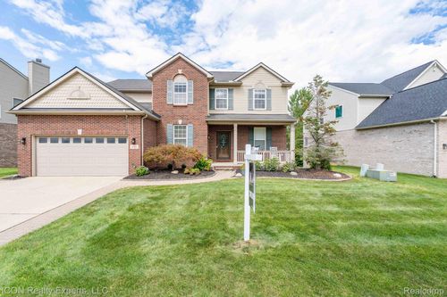 3753 Everett Dr, Rochester Hills, MI, 48307-5066 | Card Image
