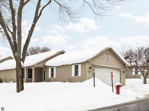 1049 Hemingway Lane, Traverse City, MI, 49686 | Card Image