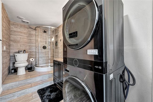 Lower level laindry/bath | Image 41