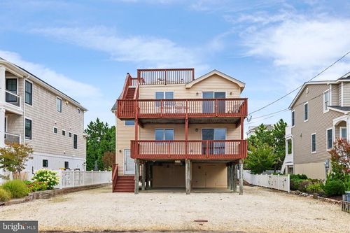 11 W Essex Ave, Harvey Cedars, NJ, 08008-5801 | Card Image