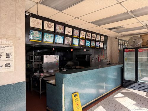 215 Main St, Nanuet, NY, 10954 | Card Image