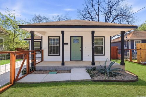 1318 Dawson St, San Antonio, TX, 78202-2425 | Card Image