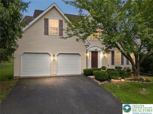6903 Lincoln Dr, Macungie, PA, 18062-9596 | Card Image