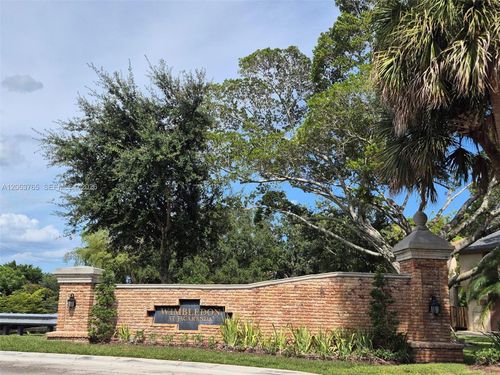 57-214 Wimbledon Lake Dr, Plantation, FL, 33324-2412 | Card Image