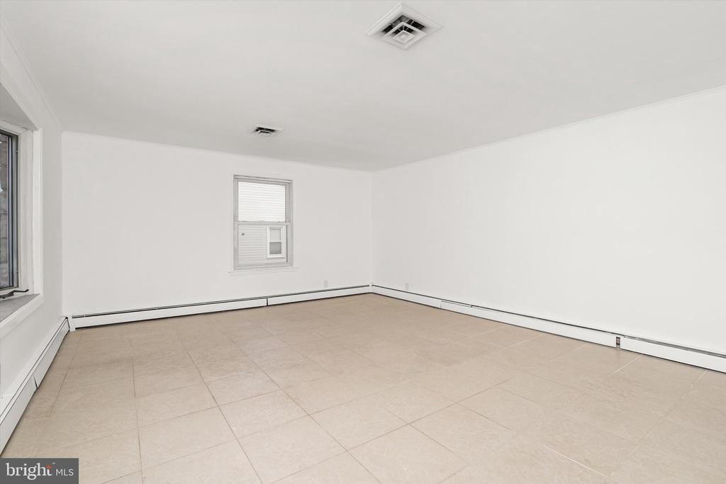 Residential in HAMILTON TOWNSHIP 2