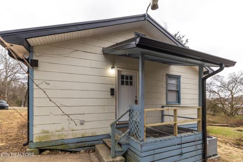 219 Highland Ave, Oak Ridge, TN, 37830-3702 | Card Image