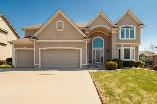 709 Ne Twin Brook Dr, Lee's Summit, MO, 64086-7053 | Card Image