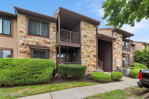 27 Gena Ct, Hamilton, NJ, 08690-3621 | Card Image