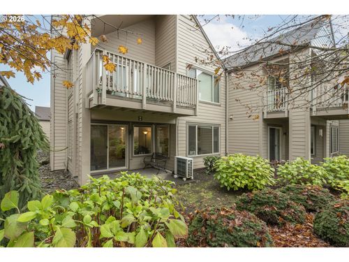 l28-2518 Se Baypoint Dr, Vancouver, WA, 98683-3106 | Card Image