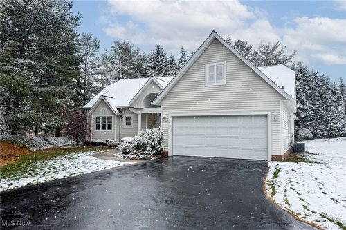 1-105 Barkwood Dr, Wadsworth, OH, 44281-8735 | Card Image