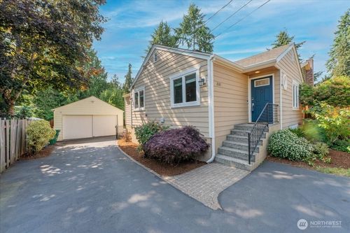 2321 Ne 127th Street, Seattle, WA, 98125 | Card Image