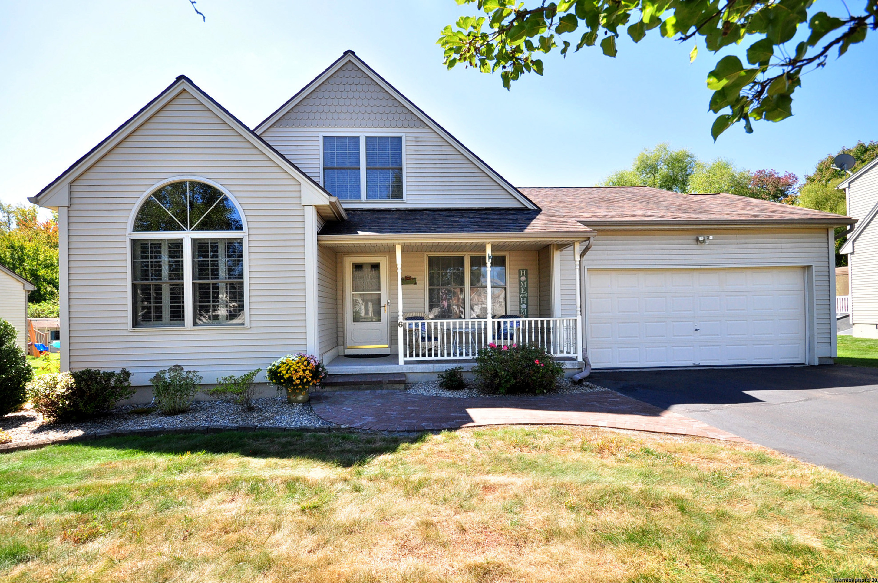 Harvest Ln, East Granby, CT 06026