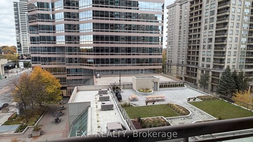 716-18 Parkview Ave, North York, ON, M2N7H7 | Card Image