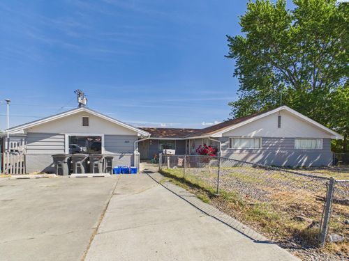 2622 W Clearwater Ave, Kennewick, WA, 99336 | Card Image