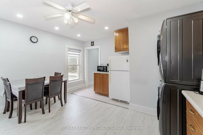 521 Guelph St, Home with 5 bedrooms, 5 bathrooms and 13 parking in Norval ON | Image 12
