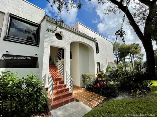 apt-341-4-3571 Magellan Cir, Aventura, FL, 33180-3718 | Card Image