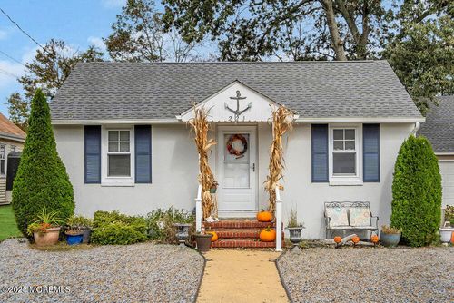 221 E Lakewood Ave, Ocean Gate, NJ, 08740-1335 | Card Image