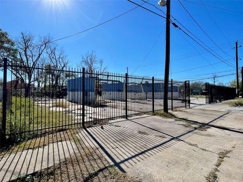 4116 Lockwood Dr, Houston, TX, 77026-4038 | Card Image