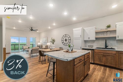 8017 E 44th St Street, Sioux Falls, SD, 57110 | Card Image