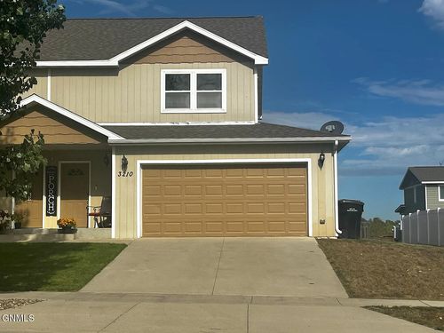 3210 10th Ave Ne, Watford City, ND, 58854-3257 | Card Image