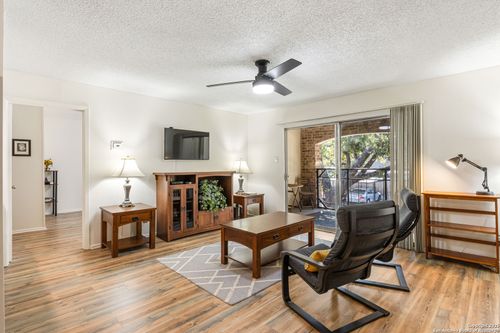 apt-204-1819 Babcock Rd, San Antonio, TX, 78229-4630 | Card Image