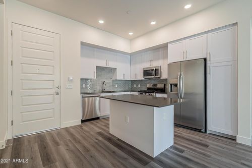 unit-1016-7300 E Earll Dr, Scottsdale, AZ, 85251-7266 | Card Image