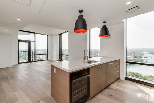 apt-2002-70 Rainey St, Austin, TX, 78701-4746 | Card Image