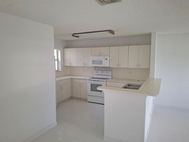 701 Nw 15 Th Ct, House other with 4 bedrooms, 2 bathrooms and null parking in Pompano Beach FL | Image 9