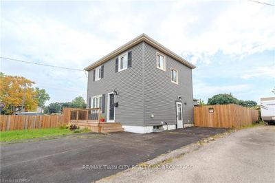 131 Morrell St, House other with 3 bedrooms, 2 bathrooms and 4 parking in Brantford ON | Image 2