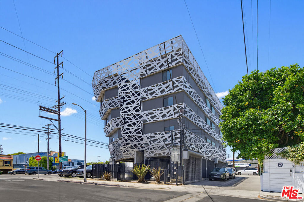 2426 Lincoln Blvd, Venice, CA