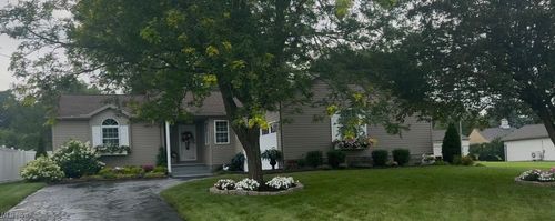 1995 Fox Chase, Austintown, OH, 44515-5618 | Card Image