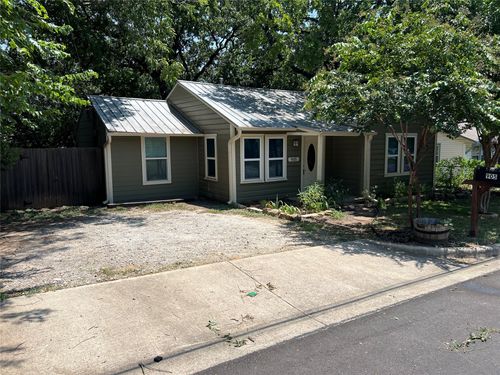 905 S Alamo St, Weatherford, TX, 76086-5310 | Card Image
