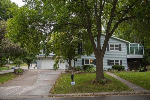 400 Oak Valley Rd, Mount Horeb, WI, 53572-1649 | Card Image