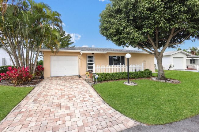 5141 Nicholas Dr, House other with 2 bedrooms, 2 bathrooms and null parking in West Palm Beach FL | Image 1