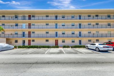 110 - 711 Lori Drive, Condo with 1 bedrooms, 1 bathrooms and null parking in Palm Springs FL | Image 2