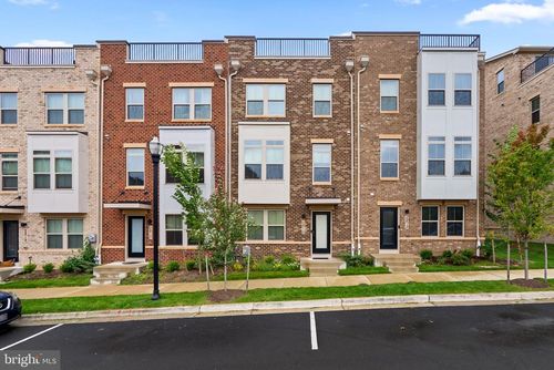 2815 Battersea Lake Loop, HYATTSVILLE, MD, 20782-4067 | Card Image