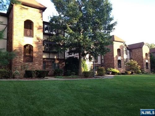 112 Hawthorne Ave, Park Ridge, NJ, 07656-1276 | Card Image