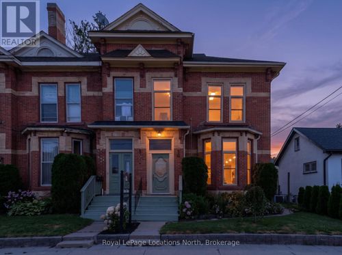 36 St Marie St, Collingwood, ON, L9Y3K1 | Card Image