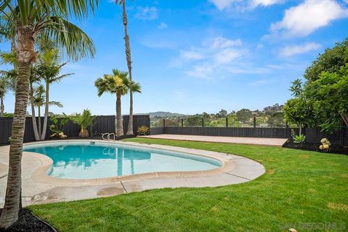 5852 Dirac St, San Diego, CA, 92122-3704 | Card Image