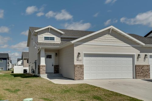 1453 69th Avenue S, Fargo, ND, 58104 | Card Image