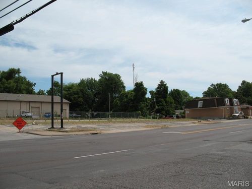 2012 William St, Cape Girardeau, MO, 63703-5816 | Card Image