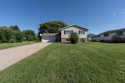 131 Circle Dr, Saint Charles, MN, 55972-1043 | Card Image