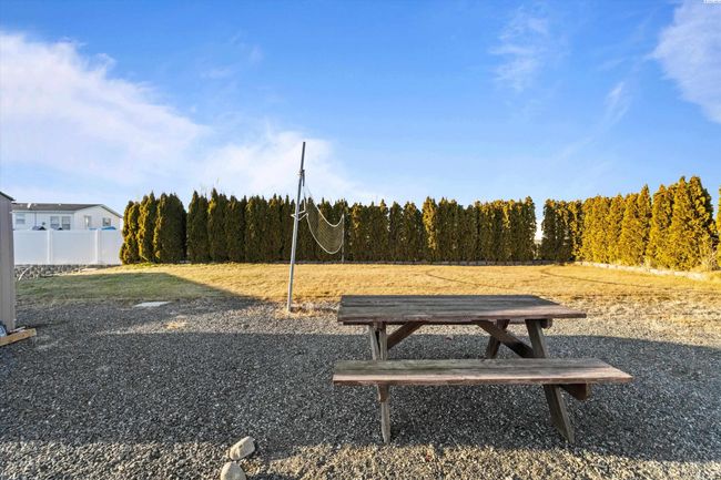 249 Sunshine Cir Sw, Home with 3 bedrooms, 2 bathrooms and null parking in Mattawa WA | Image 16
